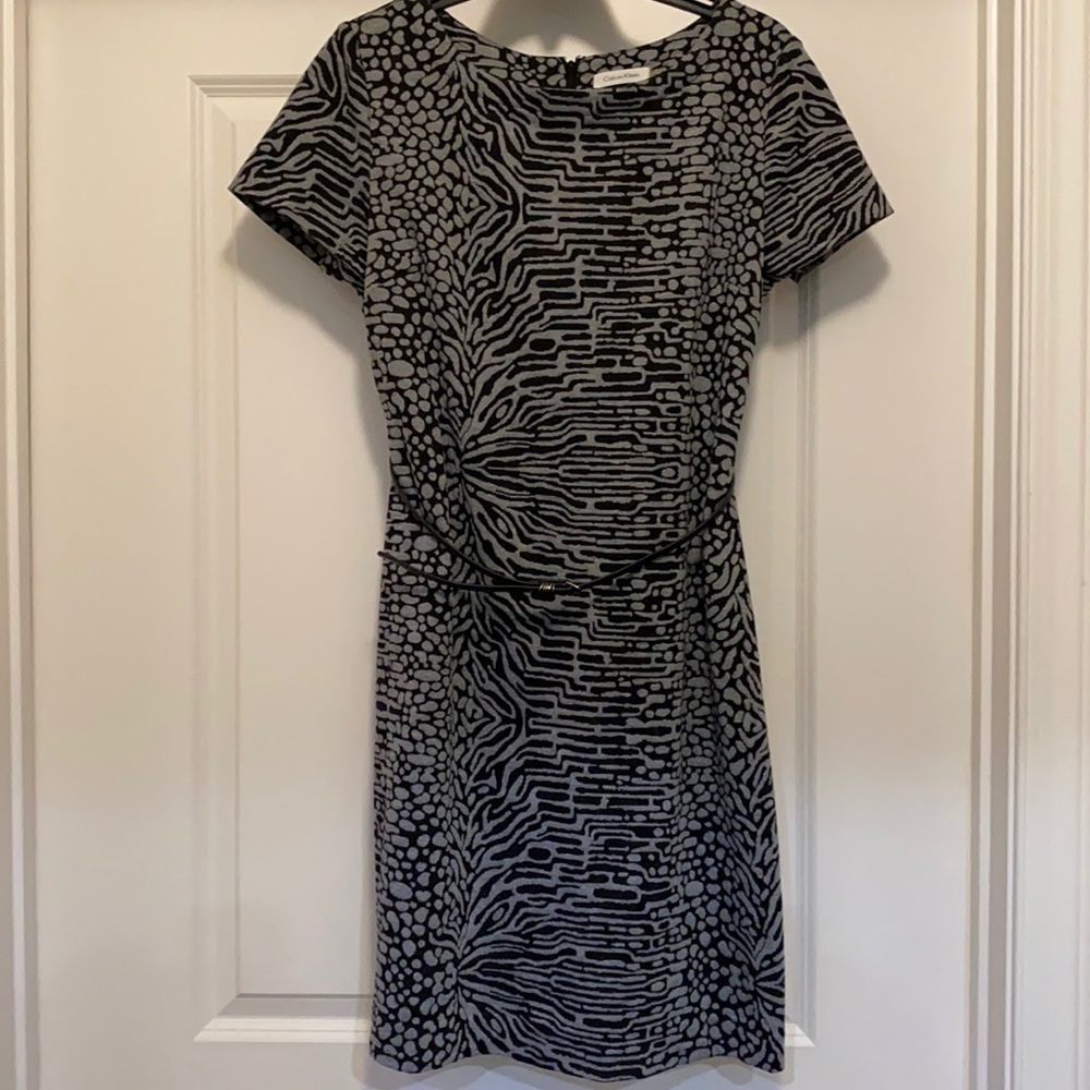EUC, black & gray print Calvin Klein dress w/belt